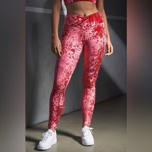 NWT- Fabletics-High waisted cross over crushed valore leggings- size XS Regular